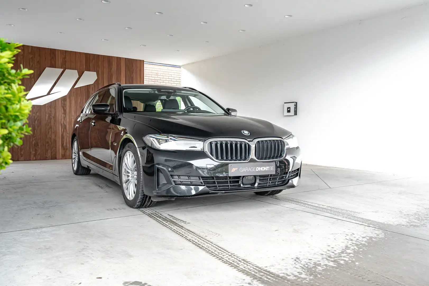 BMW 530 e, LCI, touring, Head-up, comfortzetels, laser Zwart - 1