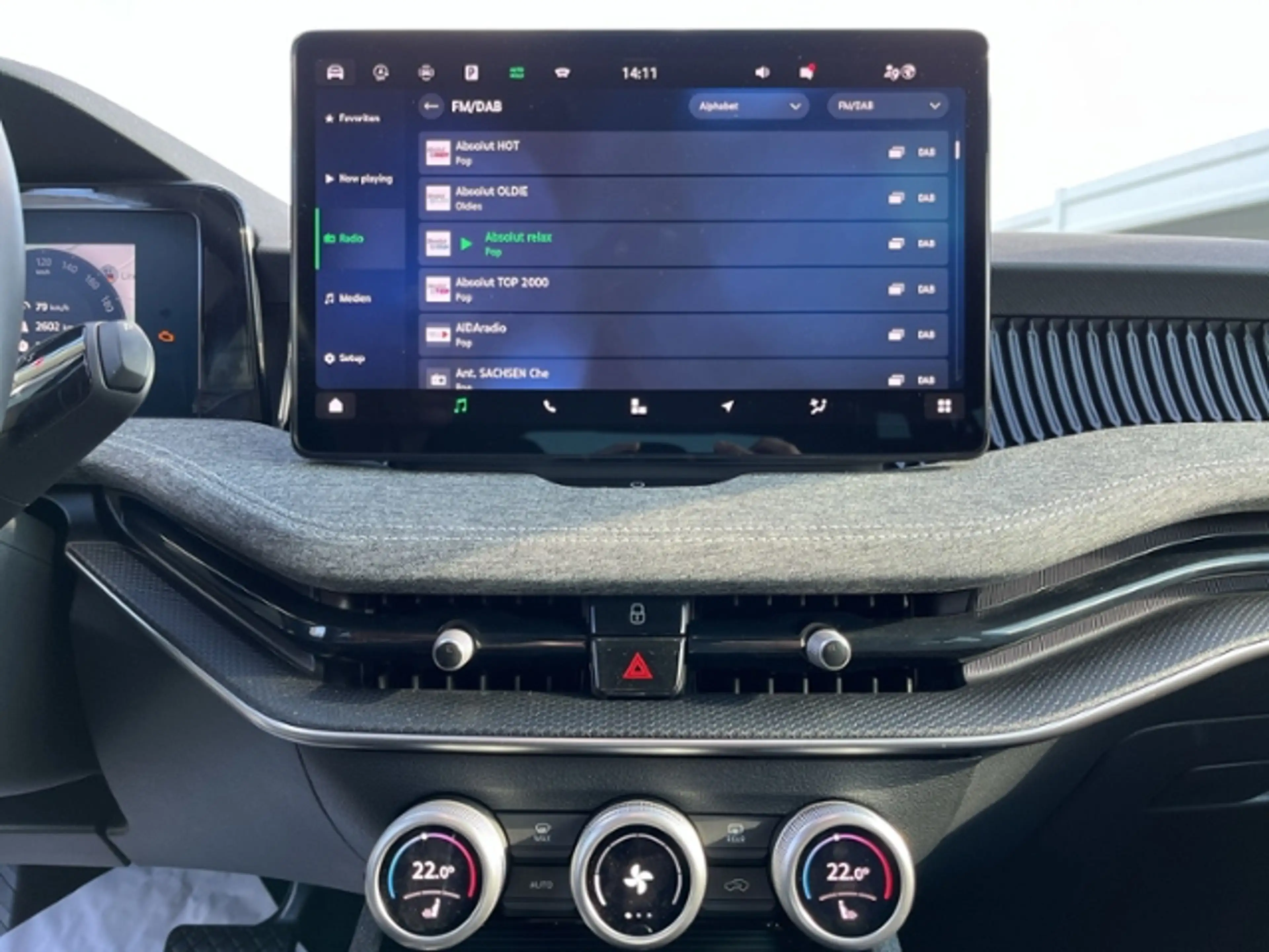 Skoda Superb Combi 1.5 TSI mHEV Selection LED NAVI MATRIX — photo 14