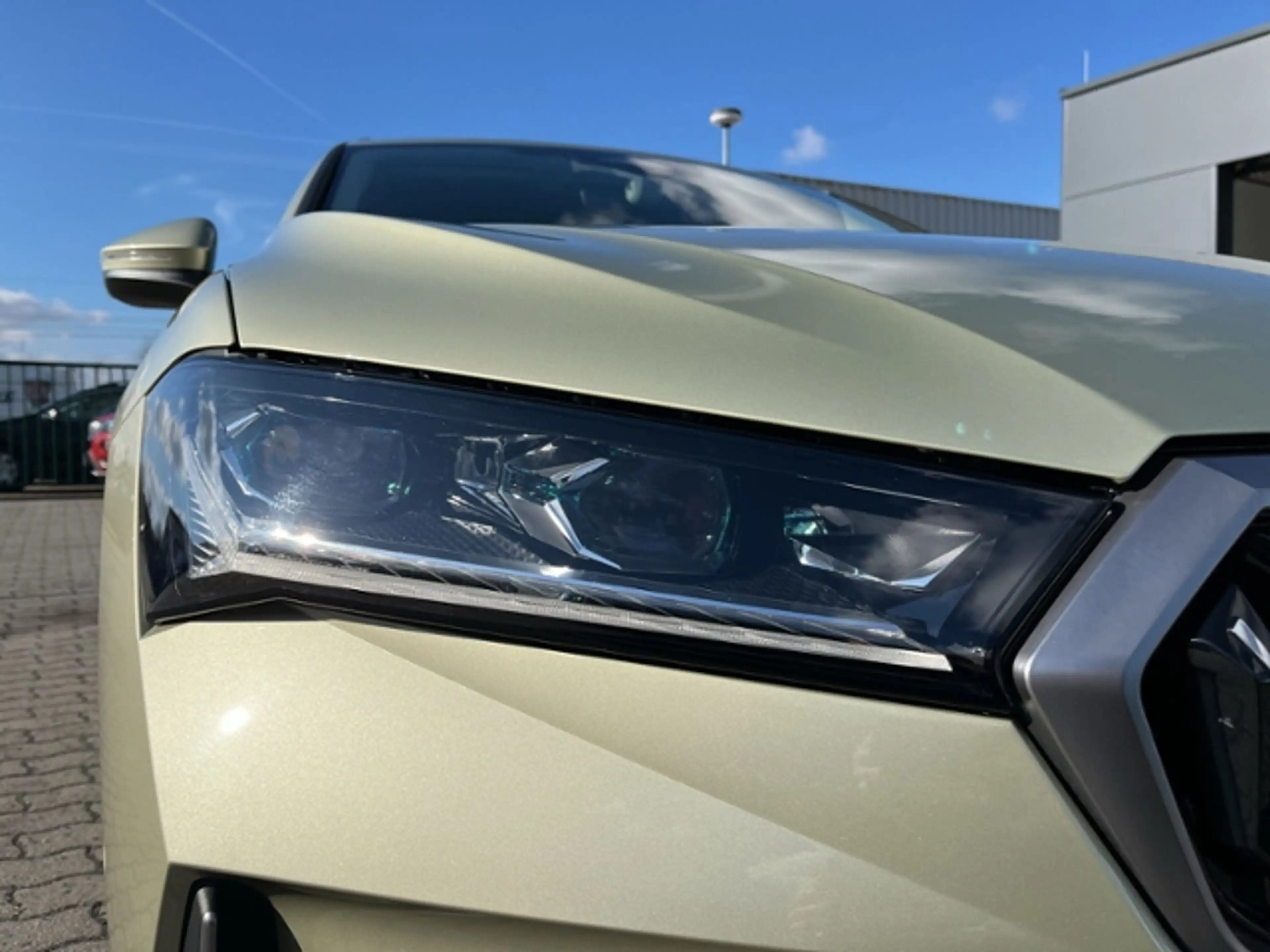 Skoda Superb Combi 1.5 TSI mHEV Selection LED NAVI MATRIX — photo 7