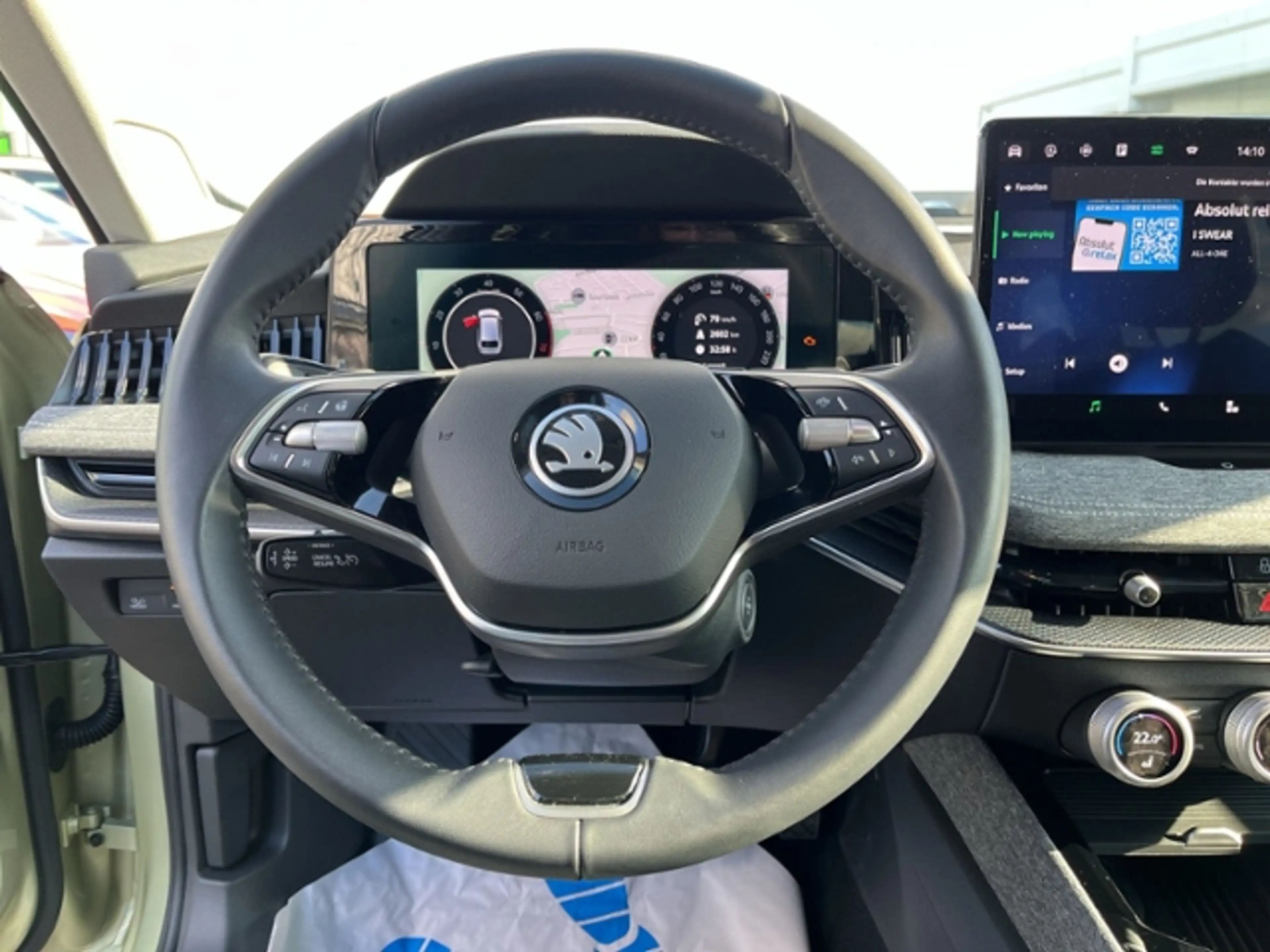 Skoda Superb Combi 1.5 TSI mHEV Selection LED NAVI MATRIX — photo 12