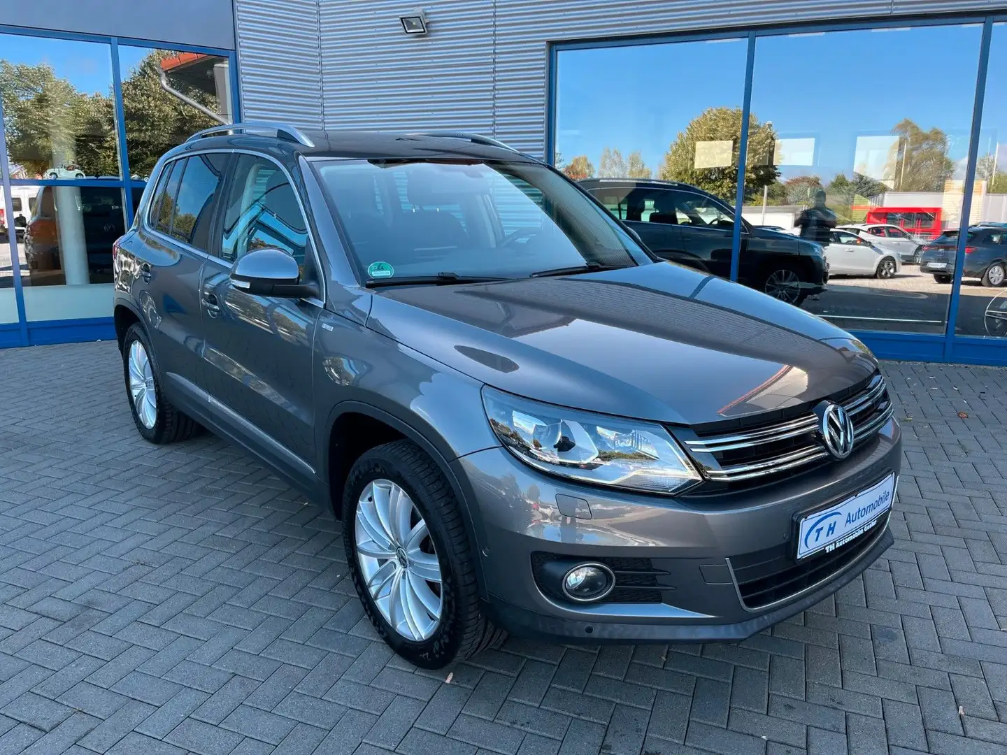 Volkswagen Tiguan Sport & Style  4Motion/Pano/LED/Navi Grau - 1