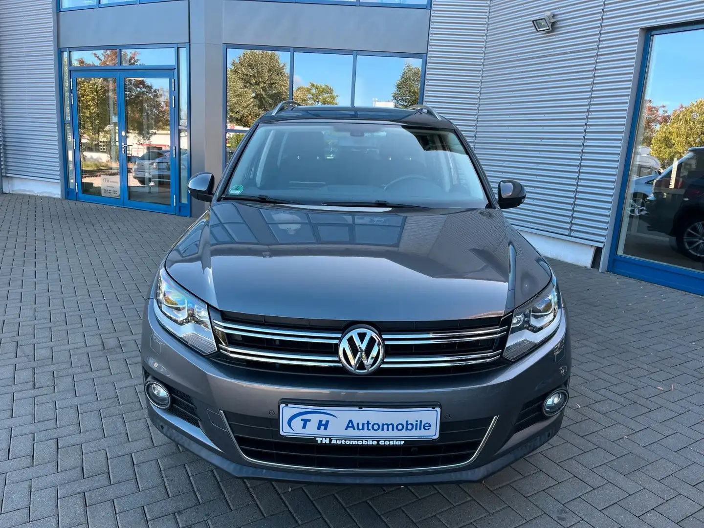 Volkswagen Tiguan Sport & Style  4Motion/Pano/LED/Navi Grau - 2