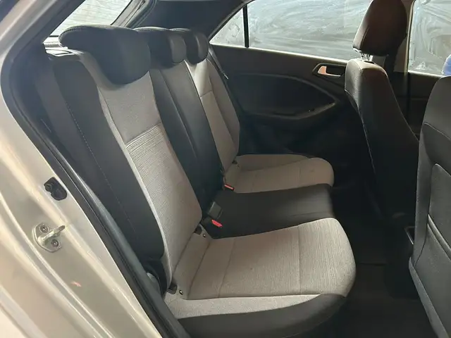Hyundai i20 view 9