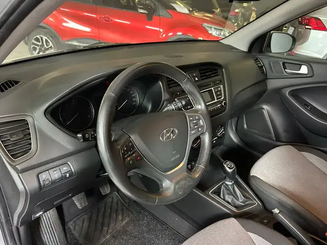 Hyundai i20 view 6