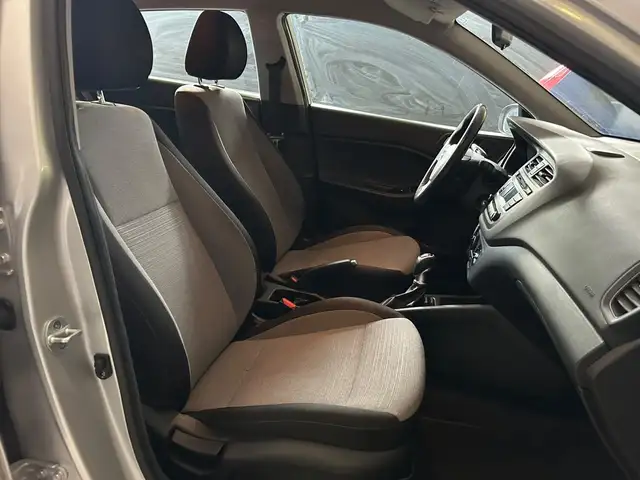 Hyundai i20 view 10