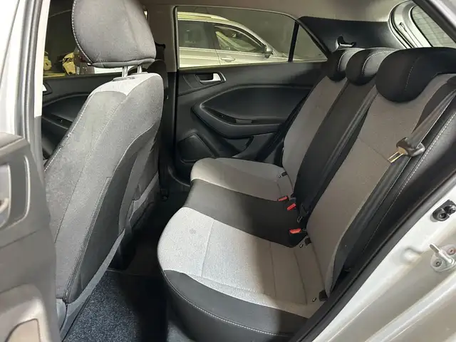 Hyundai i20 view 8