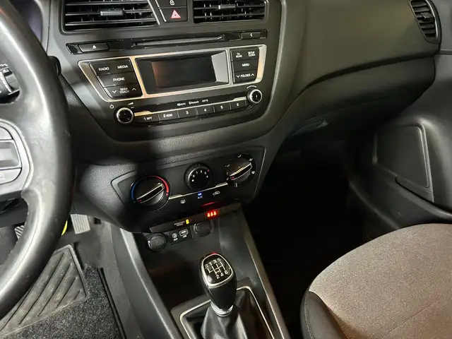 Hyundai i20 view 13