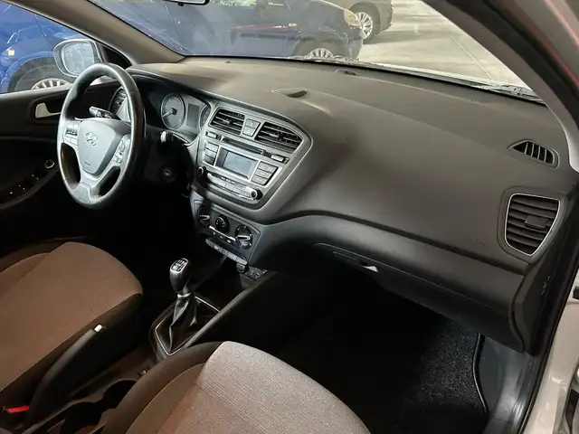 Hyundai i20 view 11