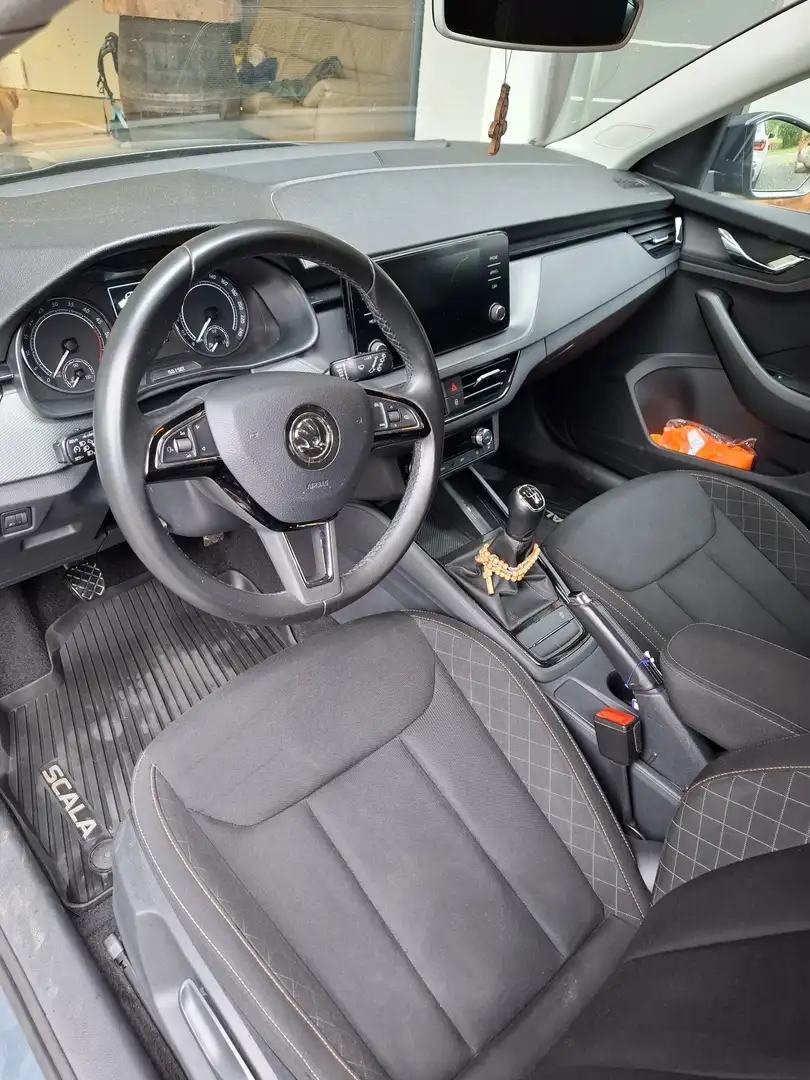 Skoda Scala 1,6 TDI Ambition Grau - 2