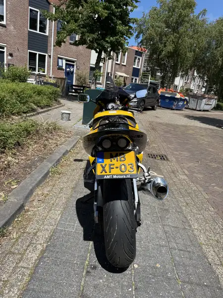 Suzuki GSX-R 750 - foto 4