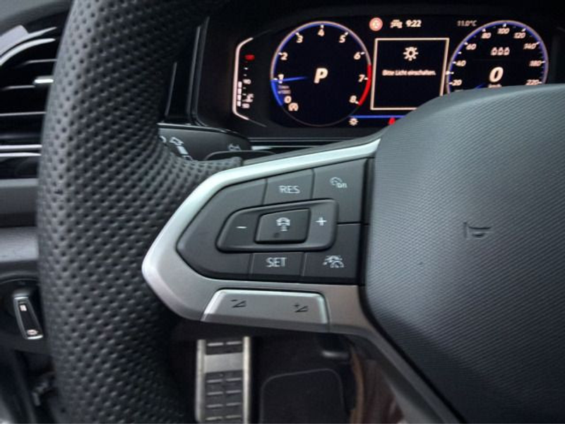 Volkswagen T-Roc R-Line 1.5 TSI DSG ACC + PANO + AHK — photo 18