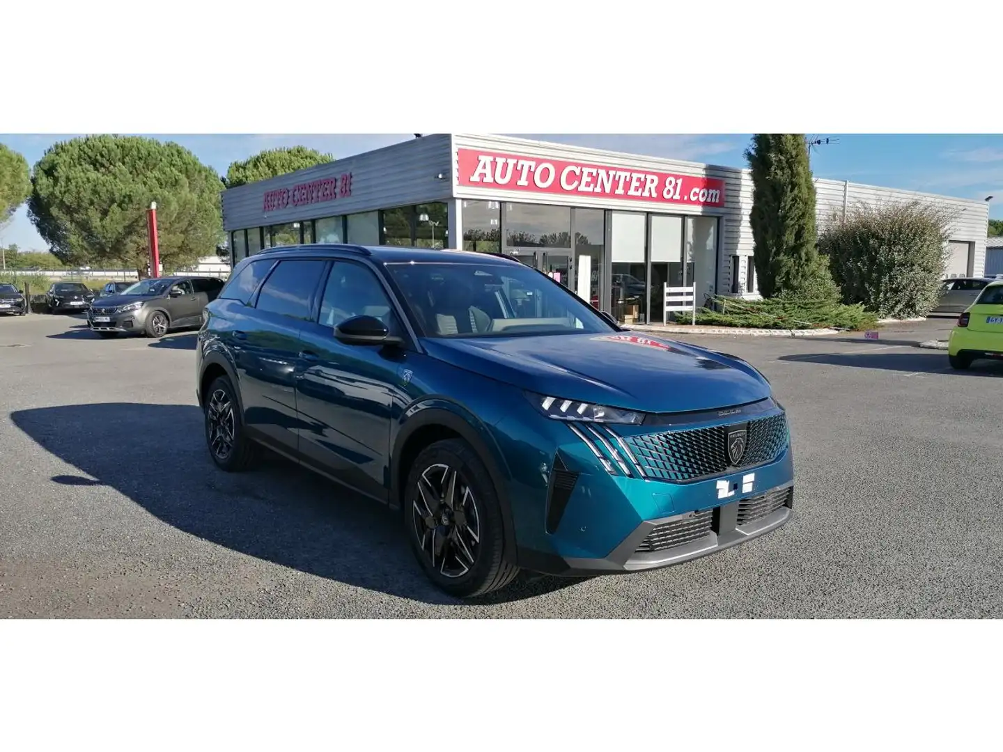 Peugeot 5008 1.2i Hybrid 145 e-DCS6 GT Blauw - 1