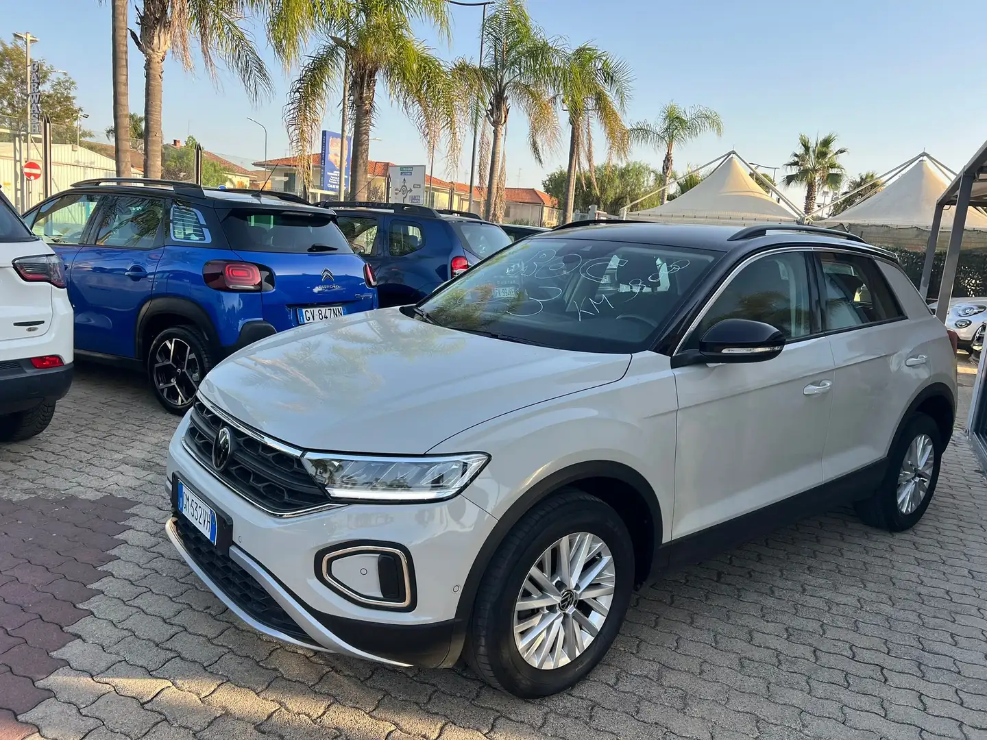 Volkswagen T-Roc T-Roc 1.0 tsi R-Line 110cv Beige - 2