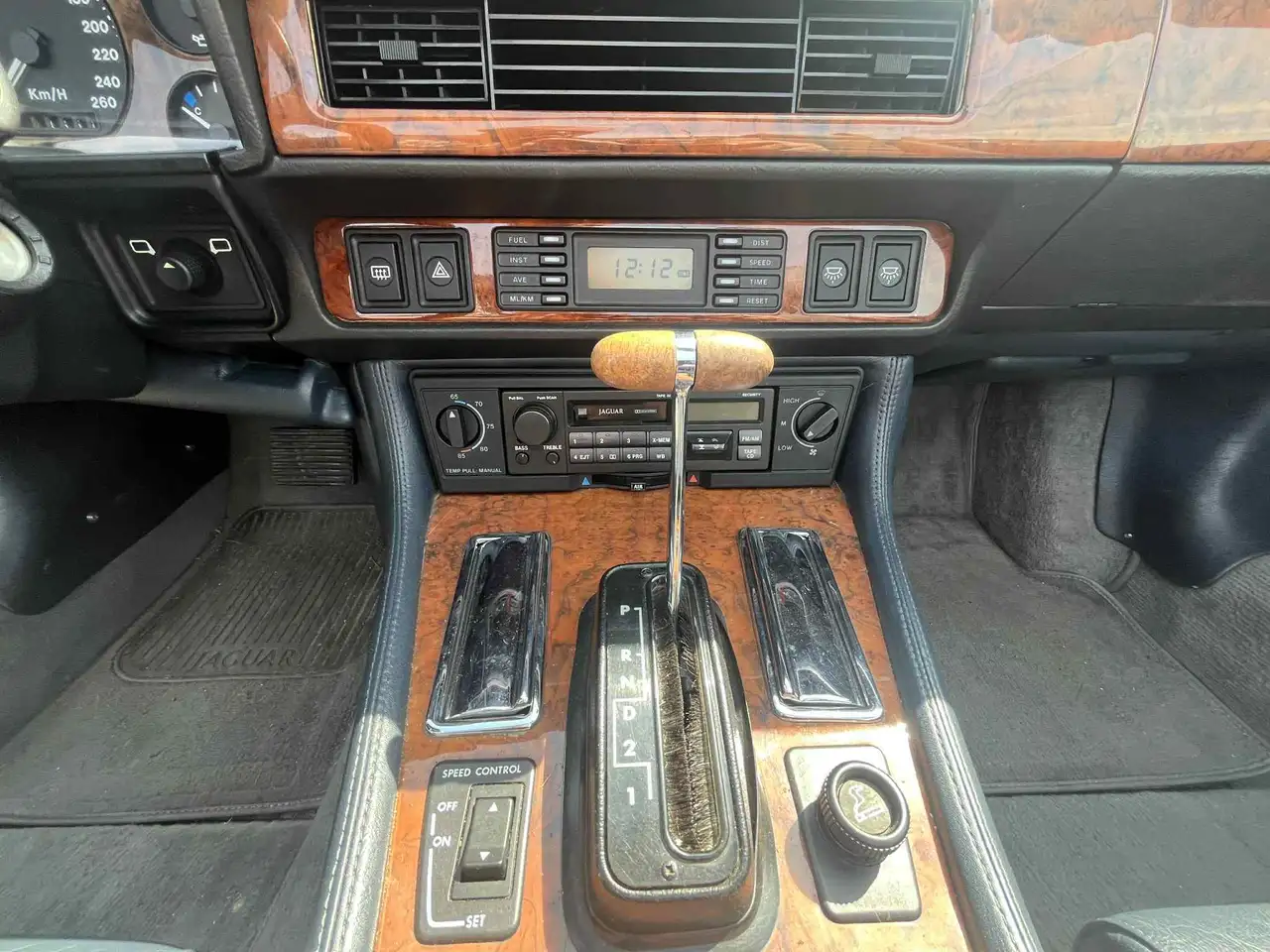 Jaguar XJS снимка Jaguar XJS