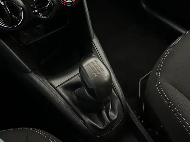 Peugeot 208 view 15