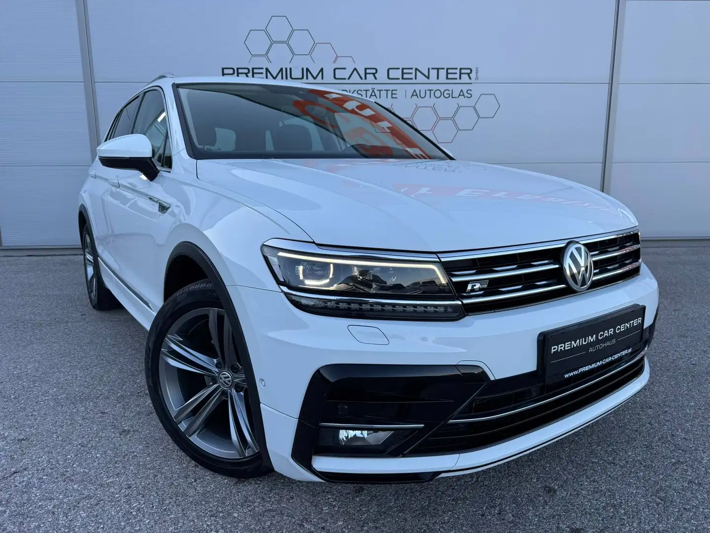 Volkswagen Tiguan 1,4 TSI ACT Highline DSG R-LINE / DIGI-TACHO / KAMERA / NAVI / TEMPOMAT / CARPLAY Weiß - 1