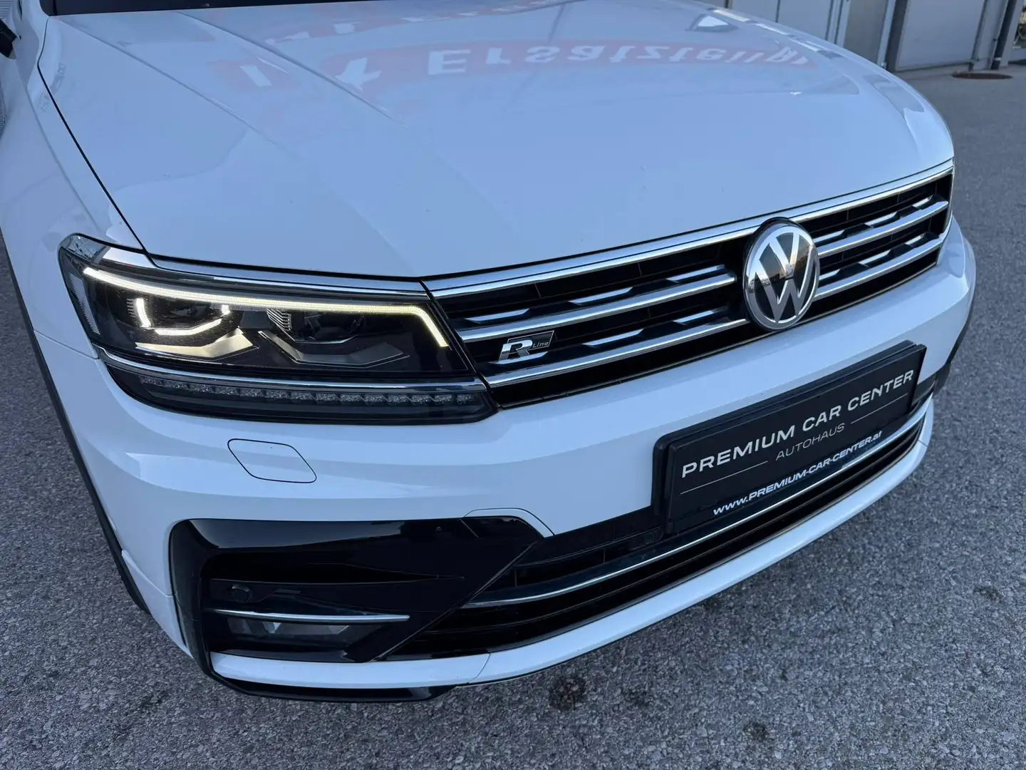 Volkswagen Tiguan 1,4 TSI ACT Highline DSG R-LINE / DIGI-TACHO / KAMERA / NAVI / TEMPOMAT / CARPLAY Weiß - 2