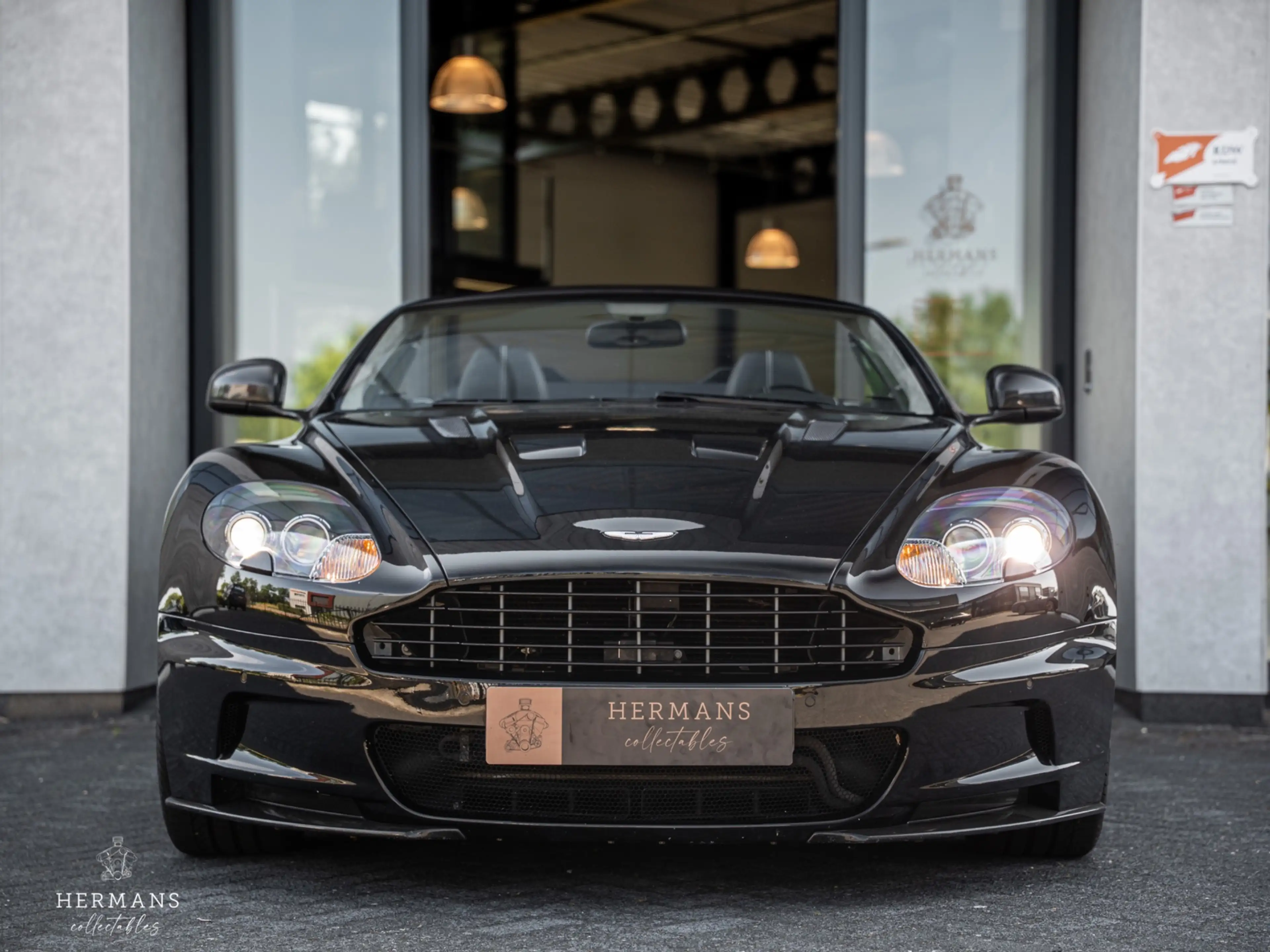 Aston Martin DBS Volante 6.0 V12 Carbon Black Edition / 1 of 51 / B — photo 5