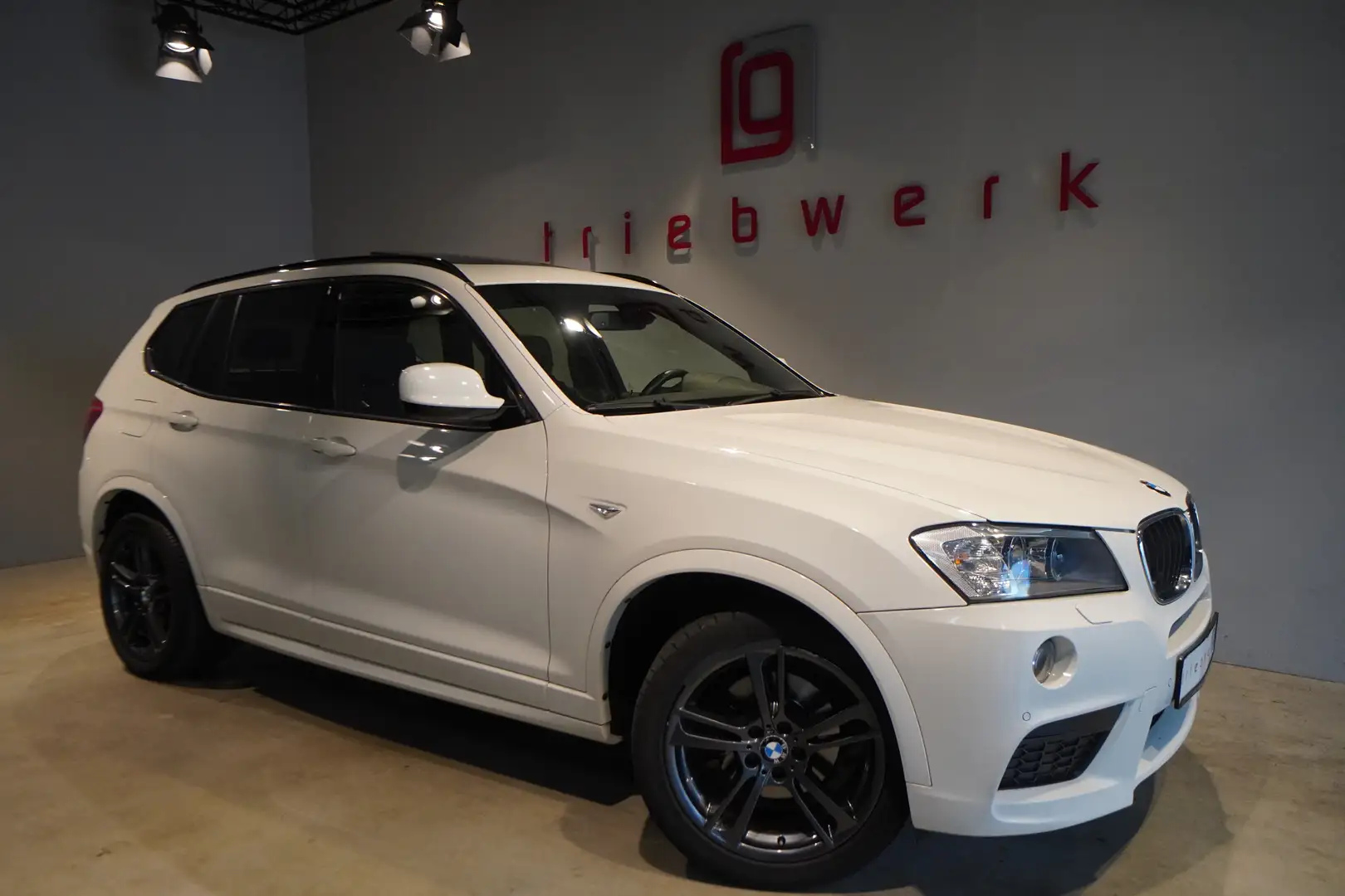 BMW X3 xDrive 20 i M-Sportpaket*U-Frei*BRD-FZG*Pano*1HD Weiß - 1