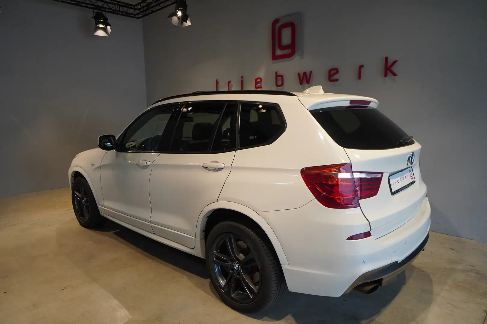 BMW X3 xDrive 20 i M-Sportpaket*U-Frei*BRD-FZG*Pano*1HD Weiß - 2