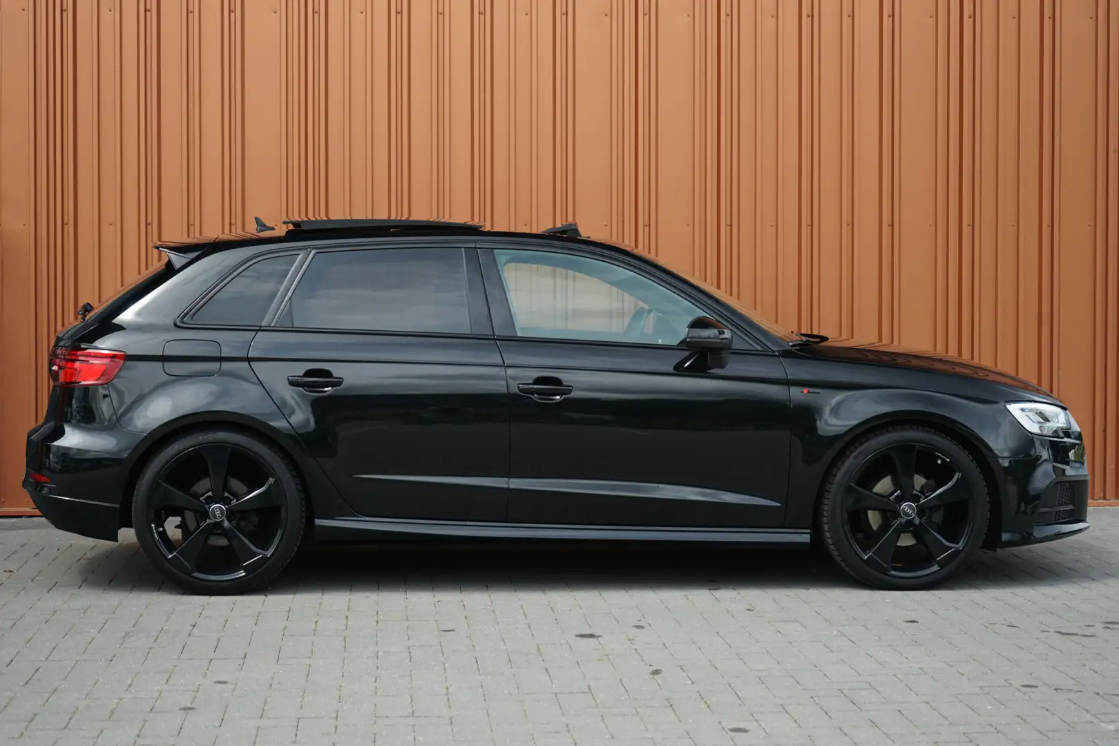 Audi A3 Sportback 35 TFSI S-line Panodak Virtual B&O Massa Zwart - 2