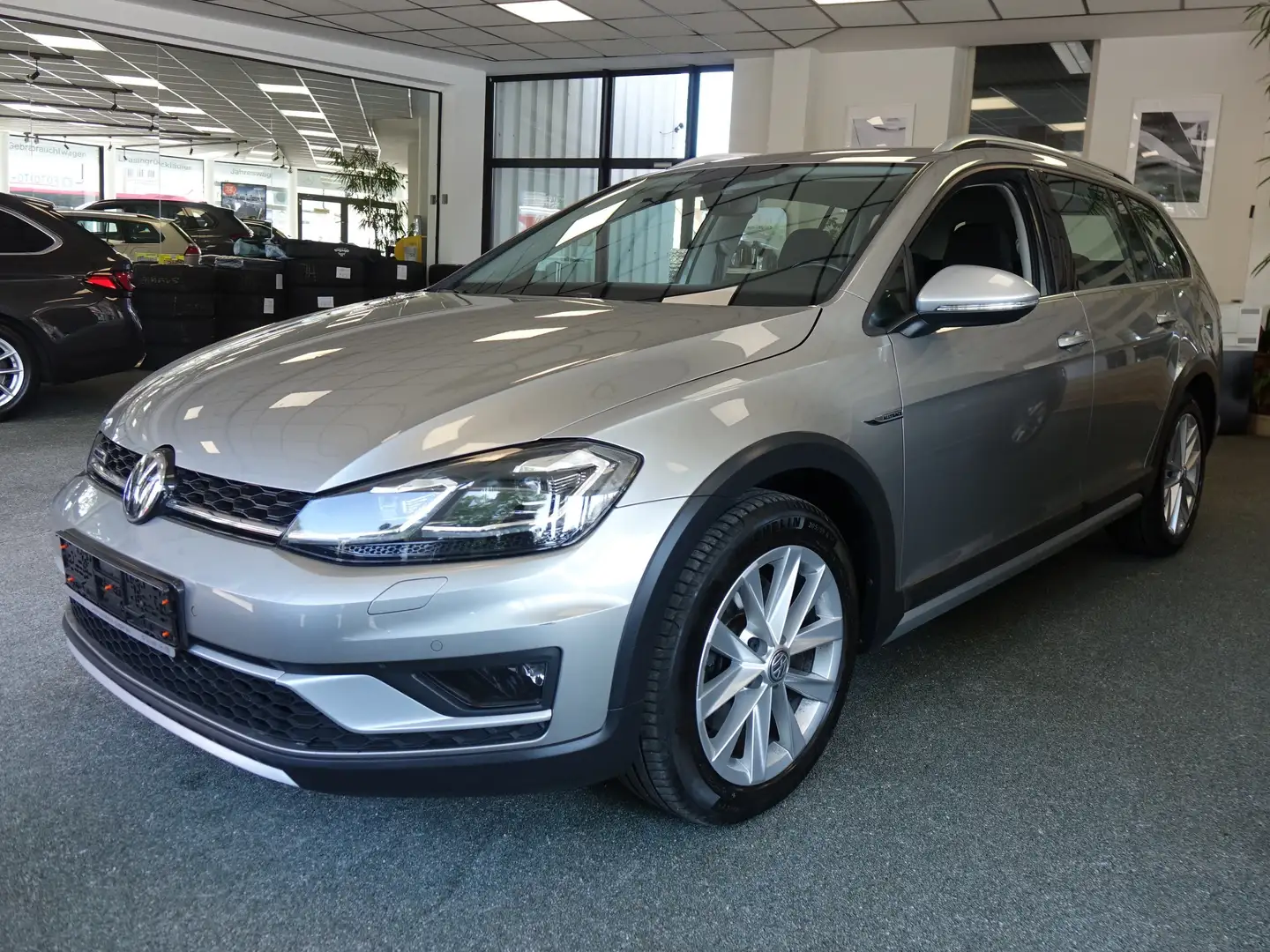 Volkswagen Golf Variant Alltrack 2.0 TDI 4Motion+LED+AHK+STHZ+Massage+ACC+ Gris - 2