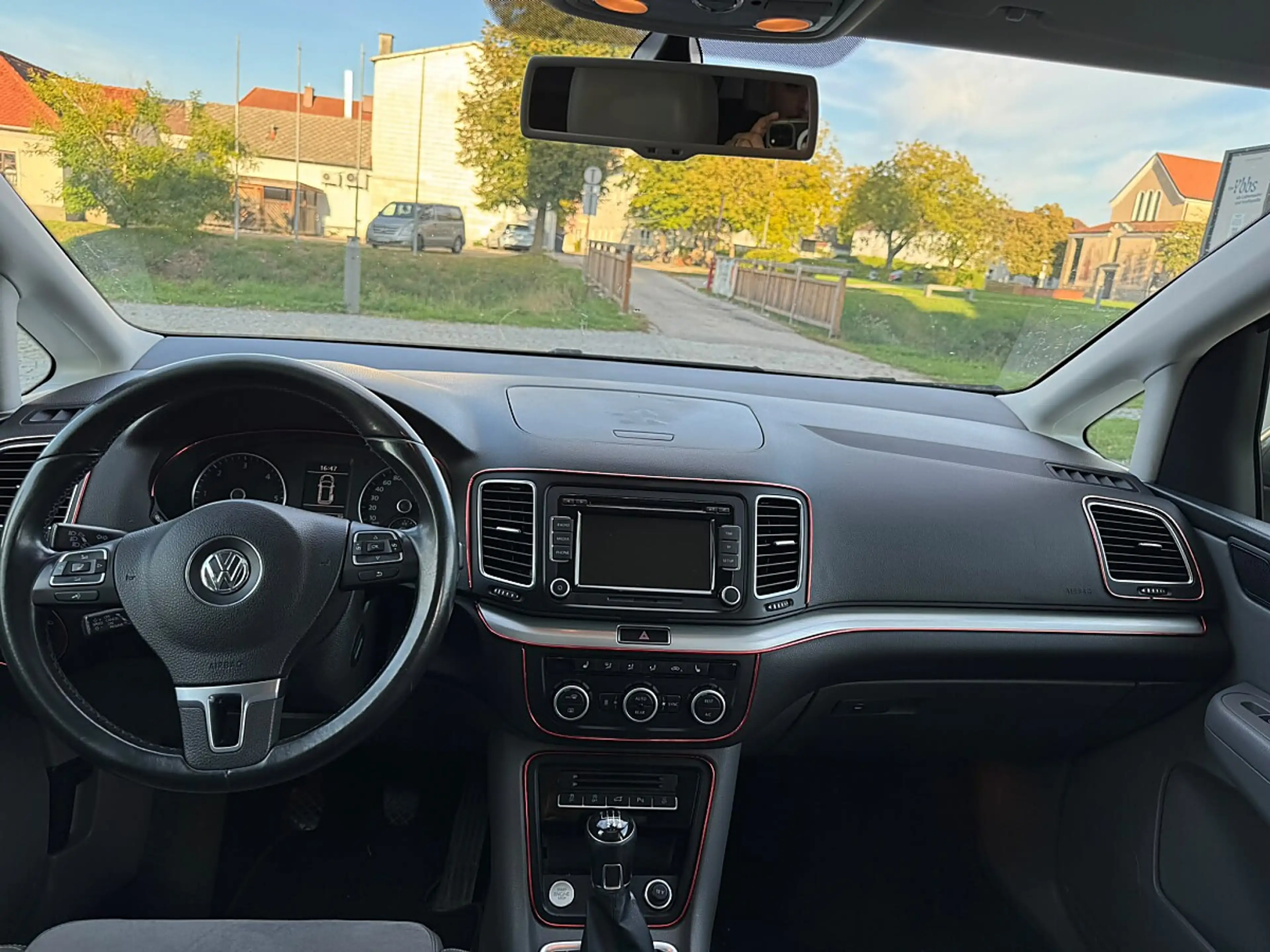 Volkswagen Sharan 2.0 TDI Sky 6 Sitzen Allrad — photo 12