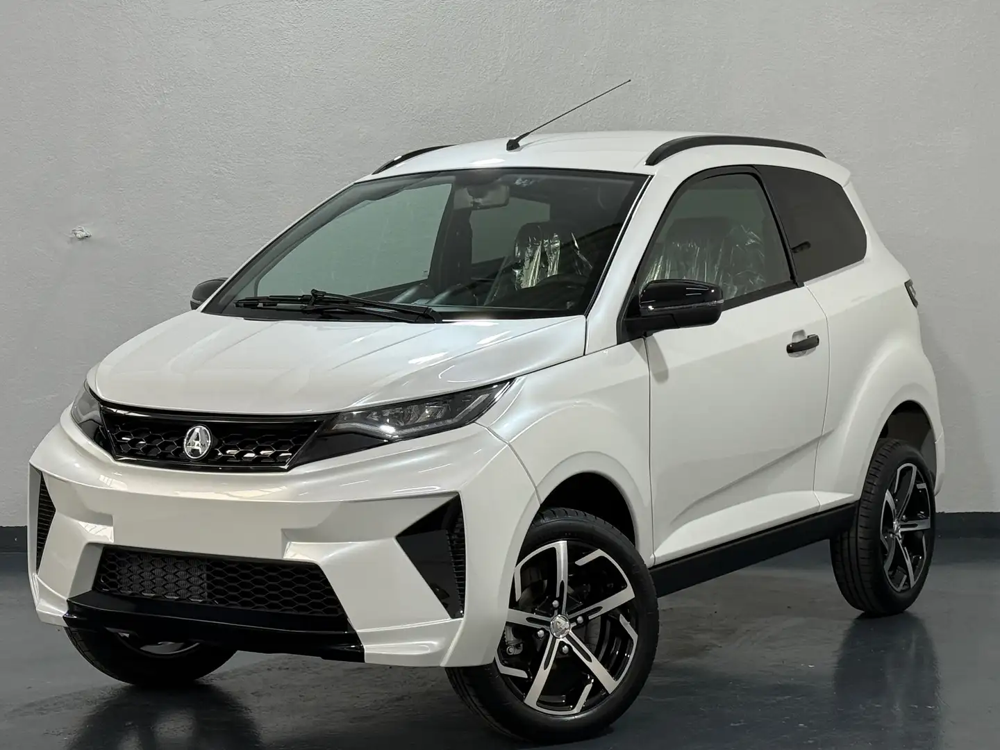 Aixam Crossover *FEBRUAR 1000€ BONUS* Weiß - 1