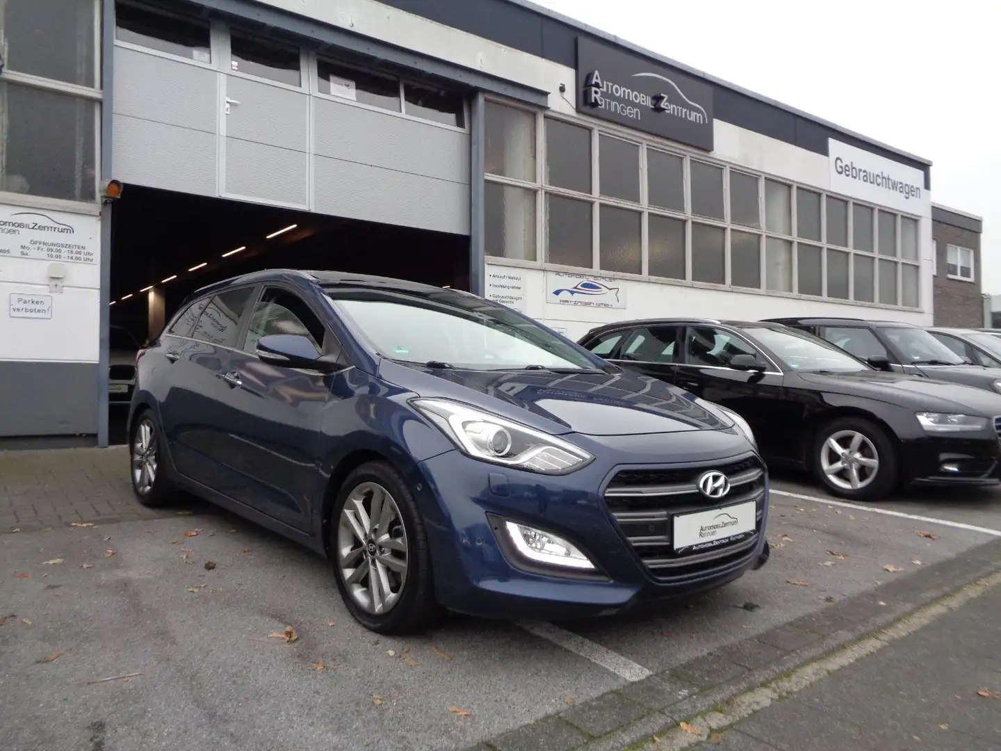Hyundai i30 cw blue Premium*AUTOM*PANO*NAV*KAM*SHEFT* Blauw - 1