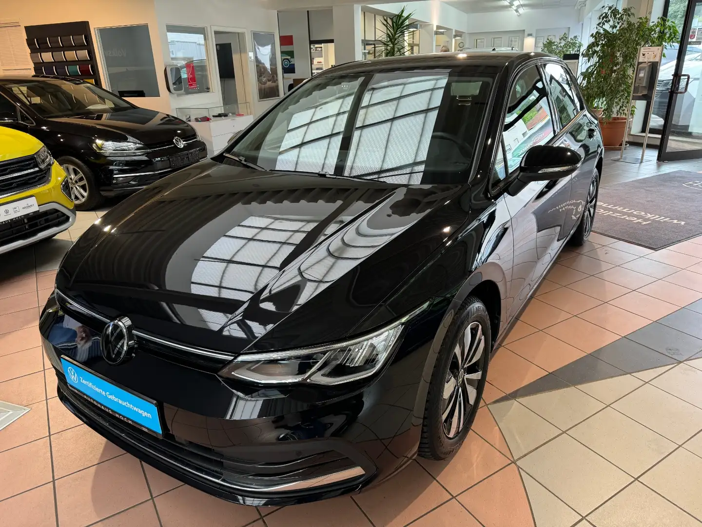 Volkswagen Golf VIII 1.5 TSI Move+Standheizung. ACC+LED+DAB Schwarz - 2