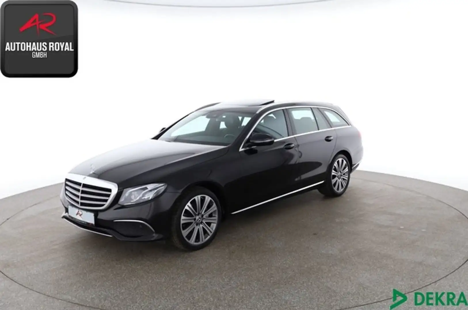 Mercedes-Benz E 300 d T EXCLUSIVE MULTIBEAM,TOTWINKEL,KAMERA Černá - 1