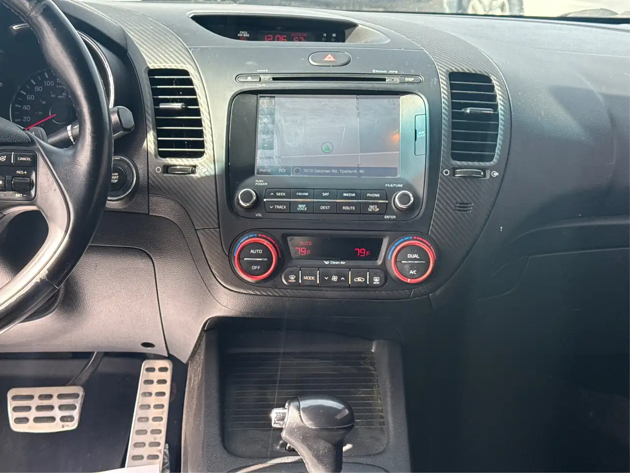 Kia Forte снимка Kia Forte