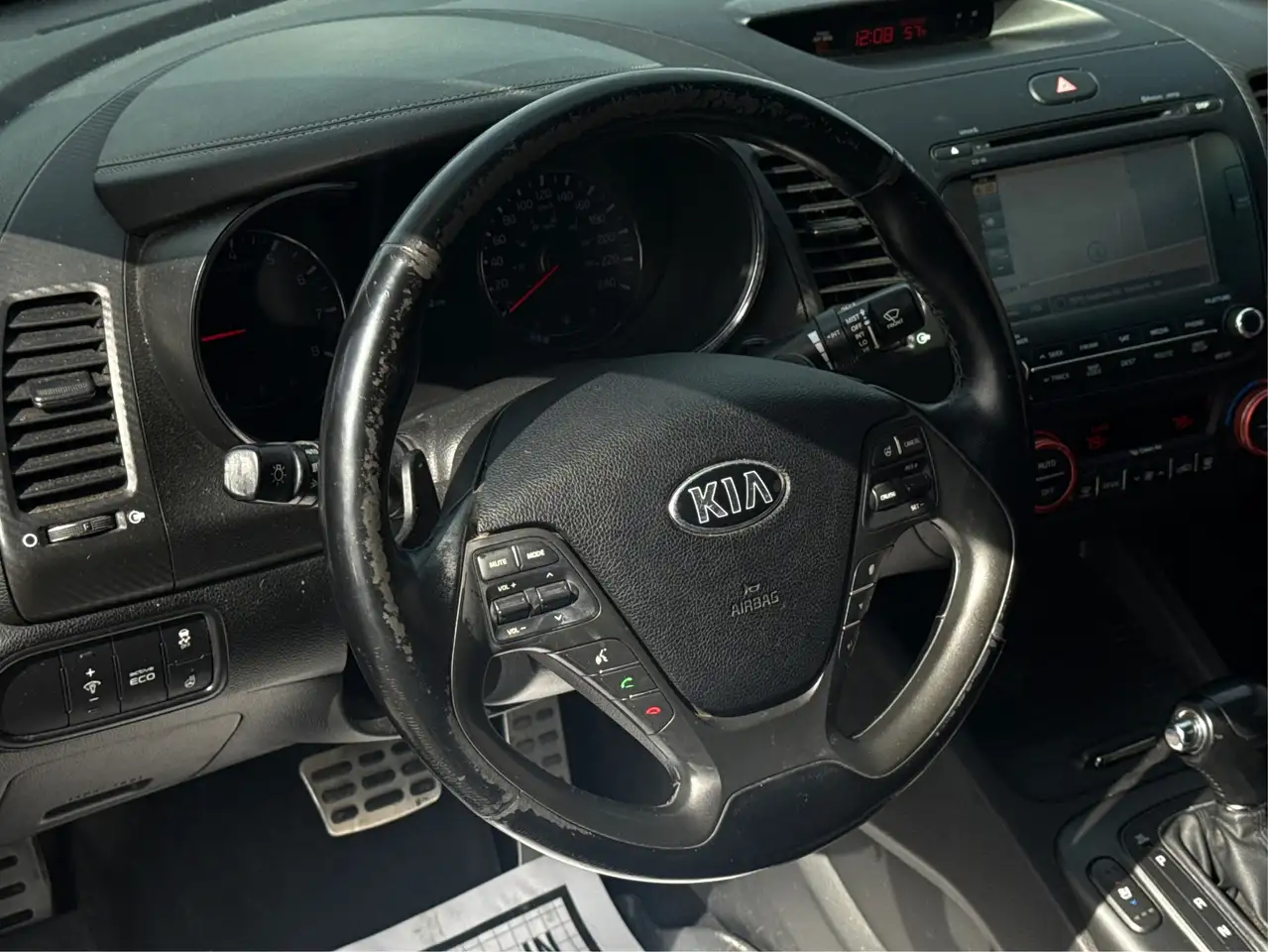 Kia Forte снимка Kia Forte
