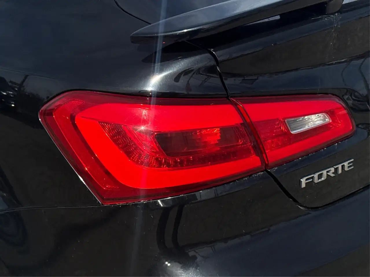 Kia Forte снимка Kia Forte