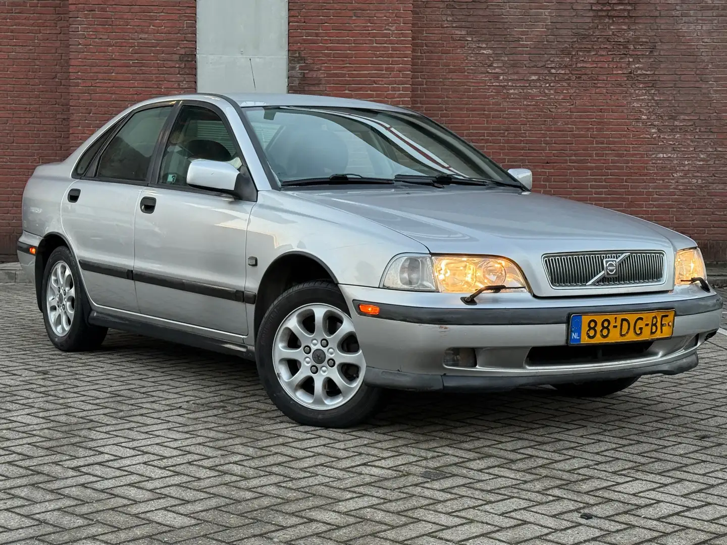 Volvo S40 2.0 Dynamic|AUTOMAAT|CRUISE|AIRCO|TREKHAAK Grijs - 1