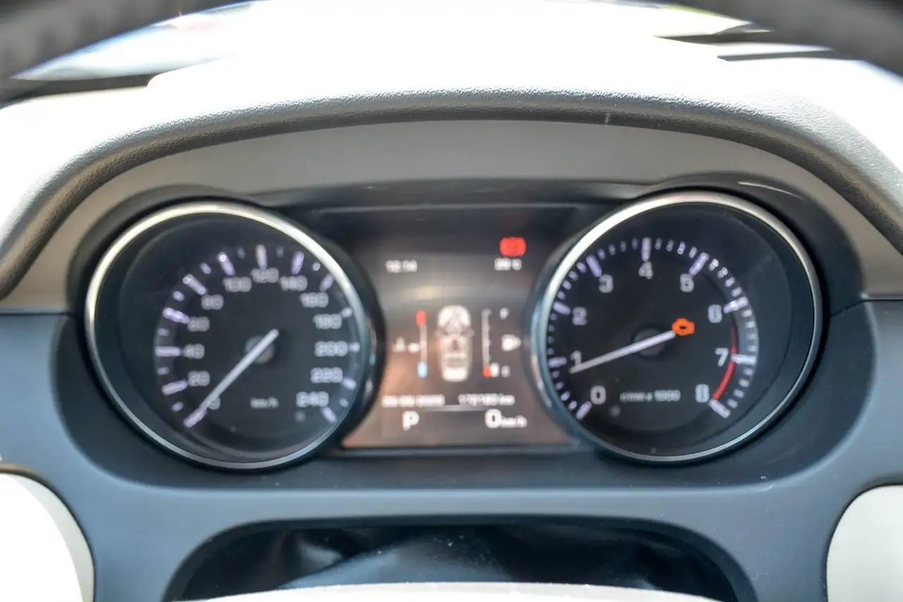 Land Rover Discovery Sport photo Land Rover Discovery Sport
