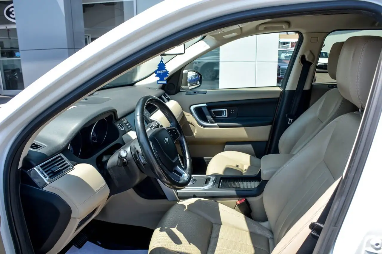 Land Rover Discovery Sport photo Land Rover Discovery Sport