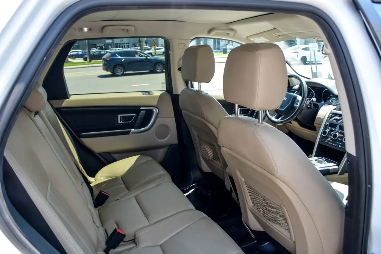 Land Rover Discovery Sport photo Land Rover Discovery Sport