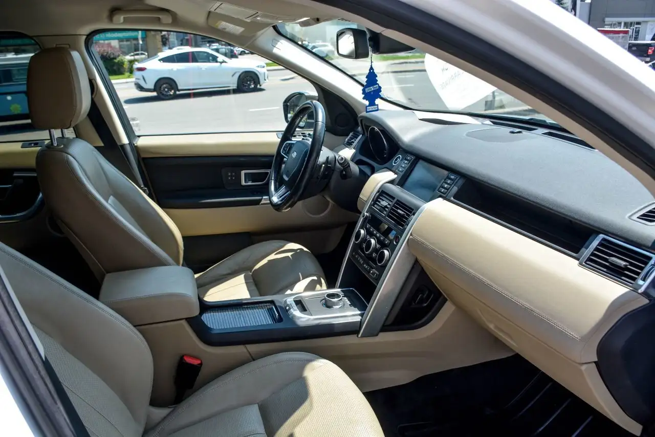 Land Rover Discovery Sport photo Land Rover Discovery Sport