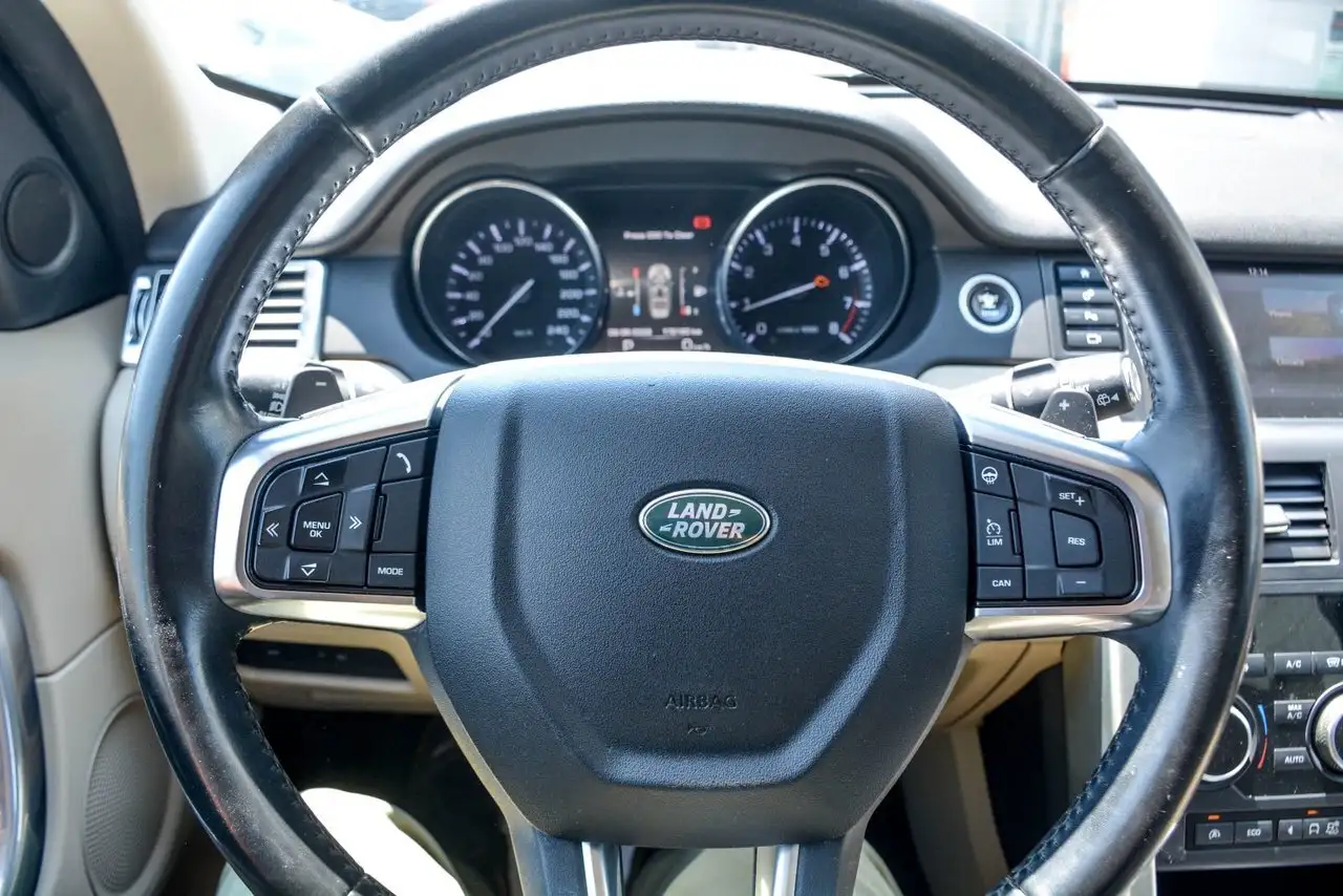 Land Rover Discovery Sport photo Land Rover Discovery Sport