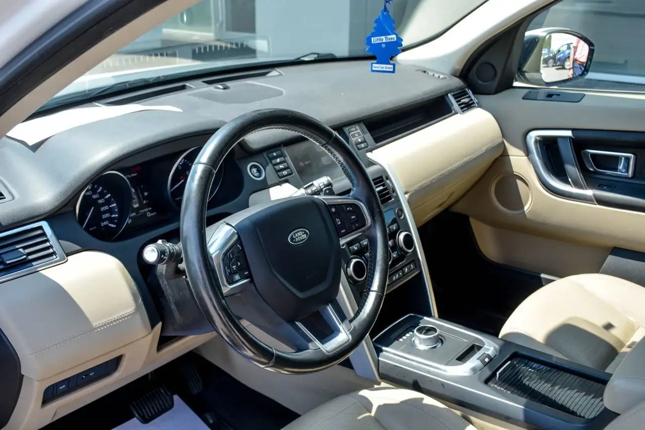 Land Rover Discovery Sport photo Land Rover Discovery Sport
