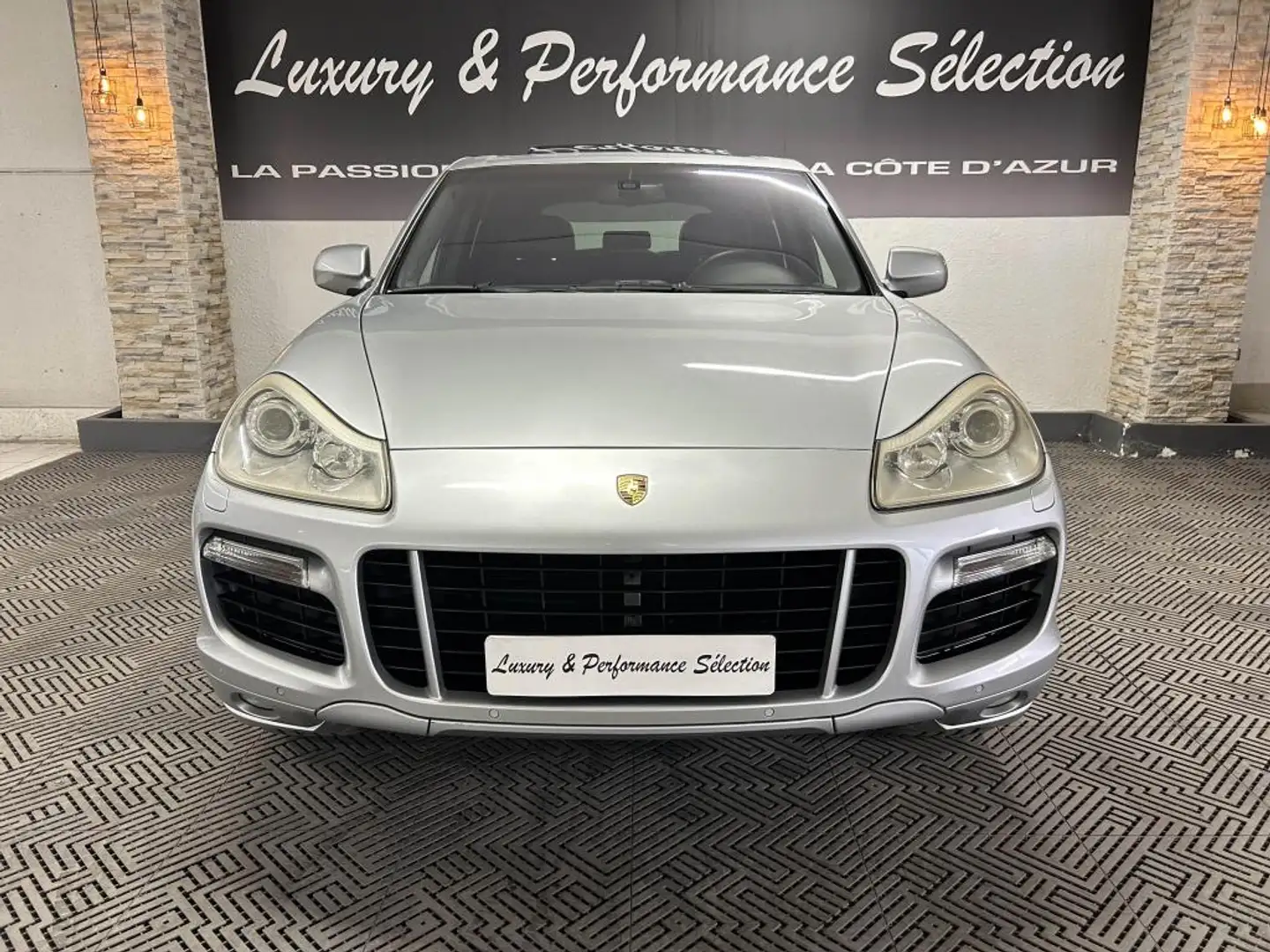 Porsche Cayenne GTS 4.8 V8 405ch - Excellent état - Carnet à jour + factures Grau - 2