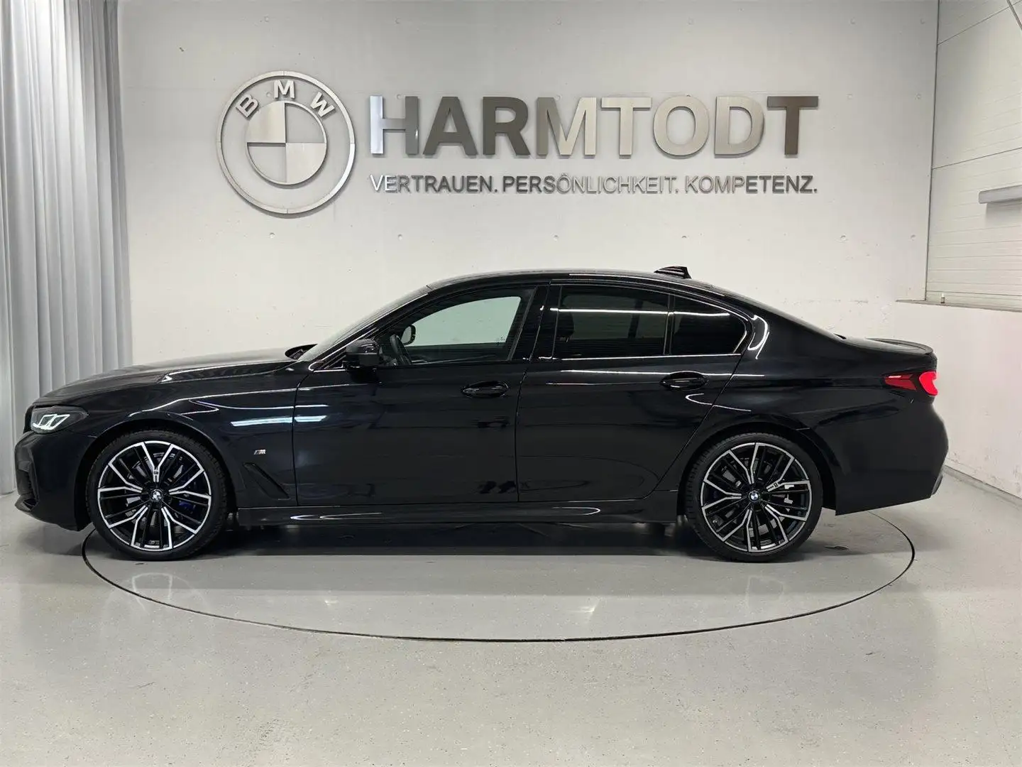 BMW 520 d xDrive Zwart - 2