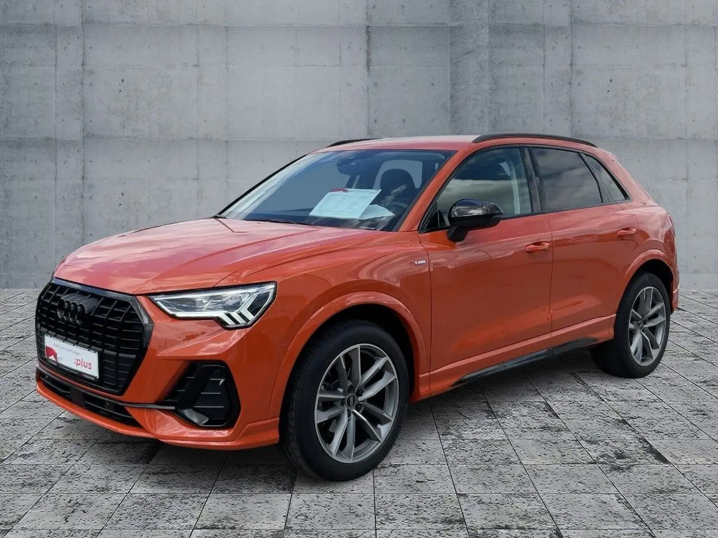 Audi Q3 35 TFSI S-TR S-LINE LED+2xPDC+GRA+AHK+SHZ+19" Orange - 2