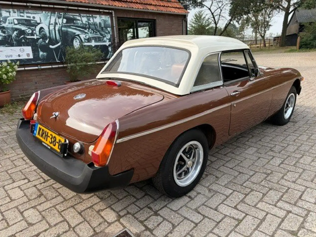 MG MGB Roadster Russet Brown, foto 5