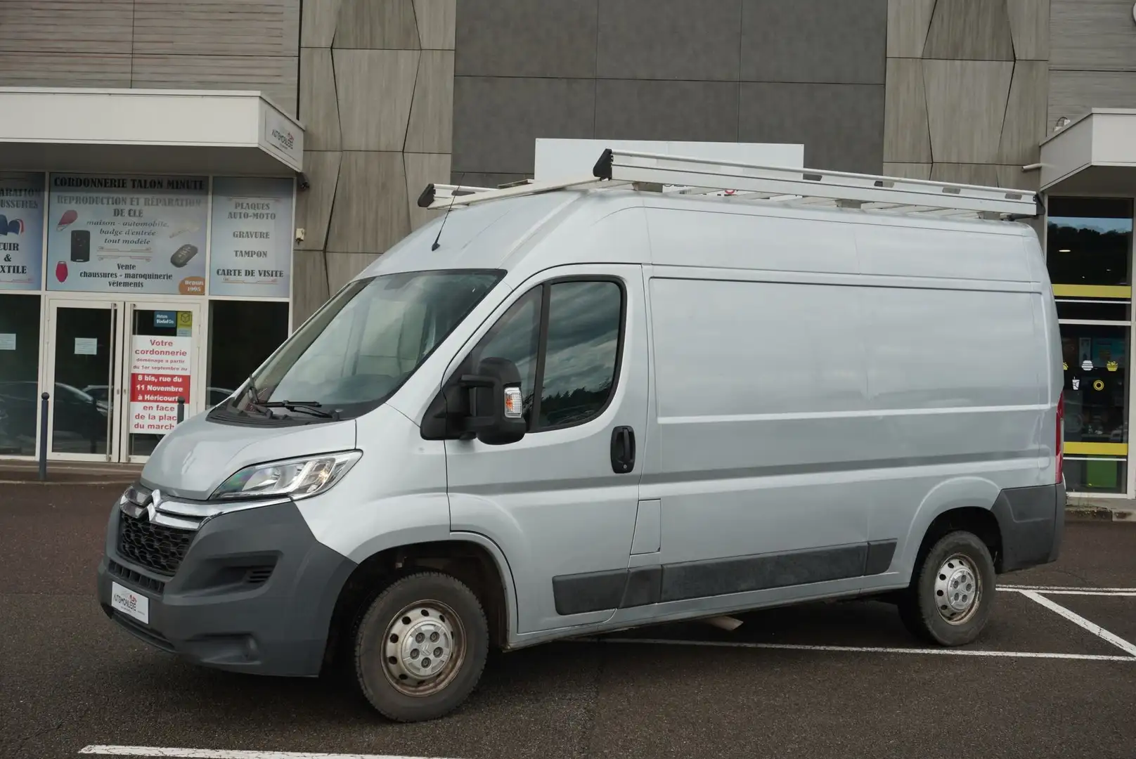 Citroen Jumper 2.2 HDI 110 ch L2H2 Renforcé Grijs - 1