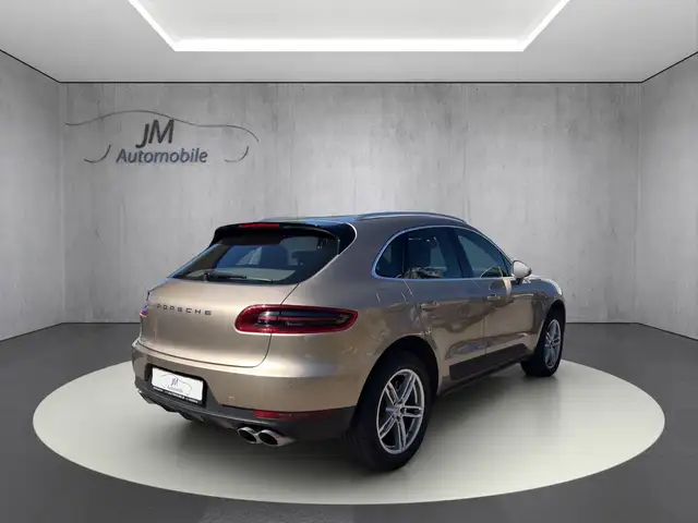 Porsche Macan view 7