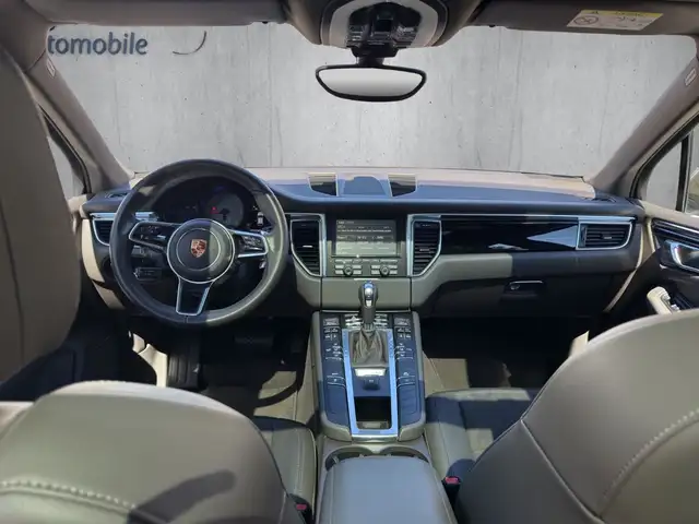 Porsche Macan view 13