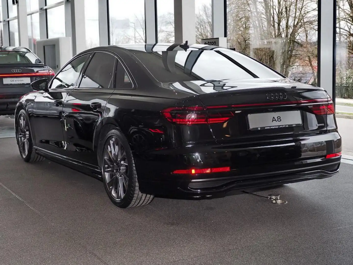 Audi A8 50 TDI quattro Nachradar *Vollausstattung* Noir - 2