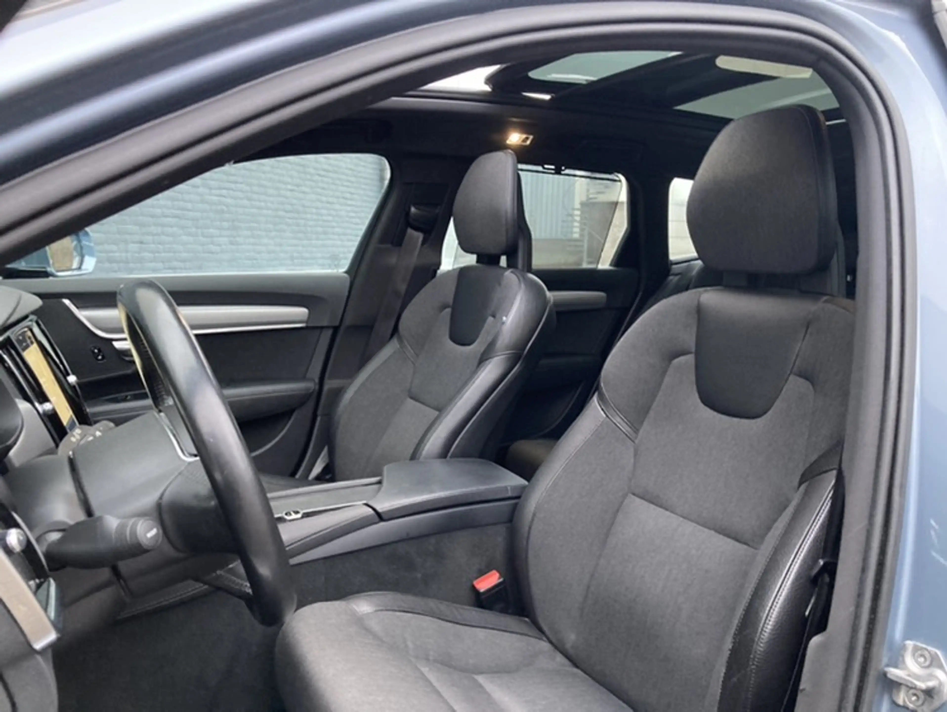 Volvo V90 2.0 D4 Inscription PANO-LED-VOLL !! — photo 8